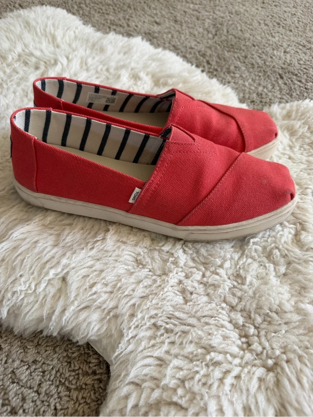 2️⃣ Toms Women's Alpargata Plus Slip-ons | W 9.5